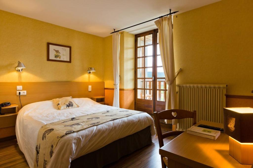 Hotel La Clairiere Chambon-sur-Dolore Екстер'єр фото