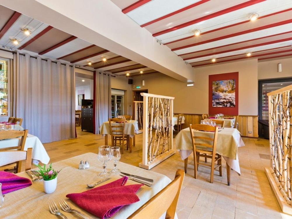 Hotel La Clairiere Chambon-sur-Dolore Екстер'єр фото
